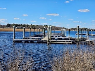 3 Setting Sun Dr, Westerly, RI 02891