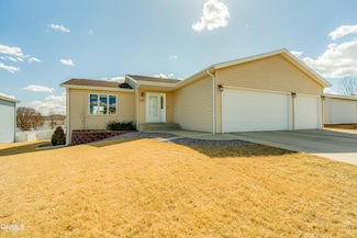 4407 Tucker Ln, Bismarck, ND 58503
