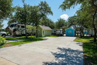 1402 W Corpus Christi St Unit 30, Rockport, TX 78382