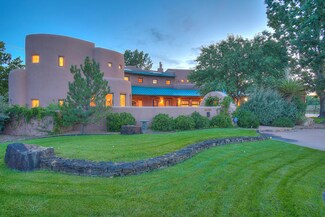 8415 Rio Grande Blvd NW, Los Ranchos, NM 87114