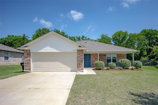 819 Twin Lakes Dr, Noble, OK 73068
