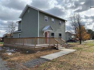 744 Wheatland Rd, West Middlesex, PA 16159