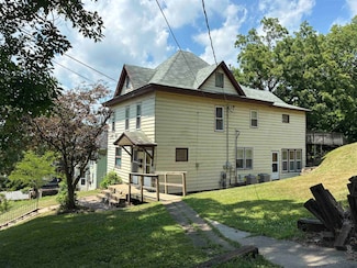 24 Mulberry St, Savanna, IL 61074