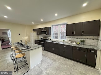 2411 N West St, Wilmington, DE 19802
