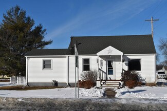 807 S 7th St, Osage, IA 50461