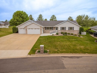 105 Rollin Dr, Lena, IL 61048