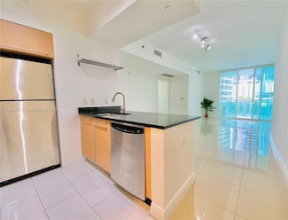 950 Brickell Bay Dr Unit 401, Miami, FL 33131