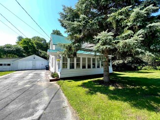 1182 Lamkin St, Highgate Center, VT 05459