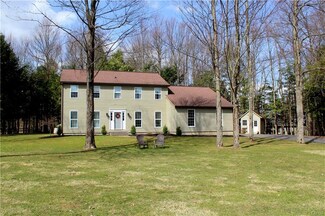 12 Viburnum Place, New Hartford, NY 13413