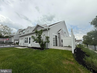 87 Courtyard Dr, Carlisle, PA 17013