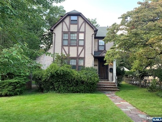 37 Columbus Ave, Harrington Park, NJ 07640
