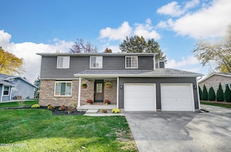 2166 Reinell Ave, Lima, OH 45805
