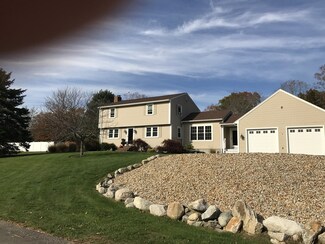 13 High Plains St, Assonet, MA 02702