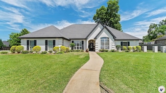 6914 Manor Crest Dr, Texarkana, AR 71854