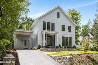 27 Harding Rd, Old Greenwich, CT 06870
