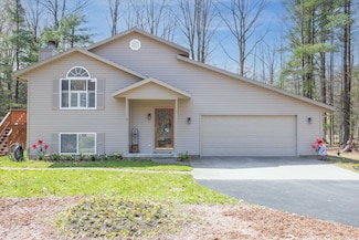 6283 Clubhouse Dr E, Stanwood, MI 49346