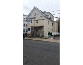 53 Vine St, Lynn, MA 01905