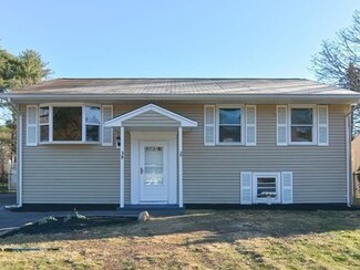 39 Seaver St, East Taunton, MA 02718