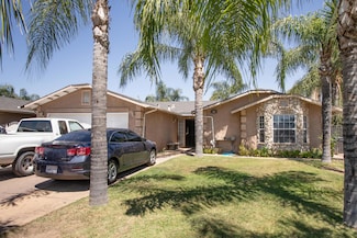 784/784a N Lillie Ave, Dinuba, CA 93618