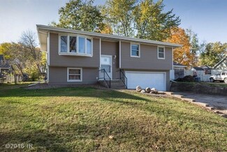 112 S 13th St, Adel, IA 50003