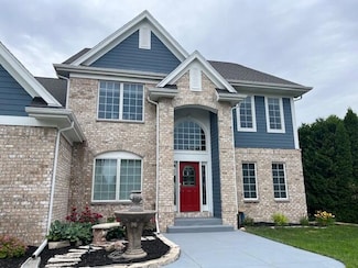 844 Oak Ridge Cir, Hartford, WI 53027