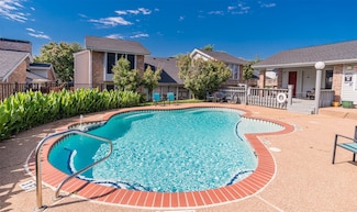 2518 Shady Ridge Dr, Bedford, TX 76021