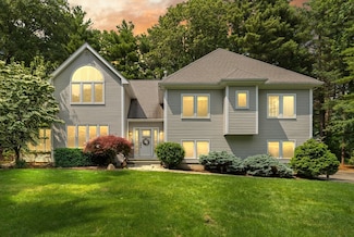40 Strawberry Ln, Canton, MA 02021