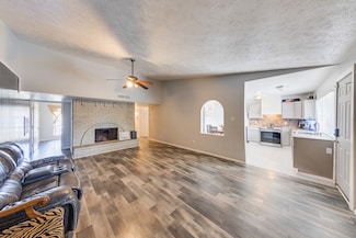 14106 Meyersville Dr, Houston, TX 77049