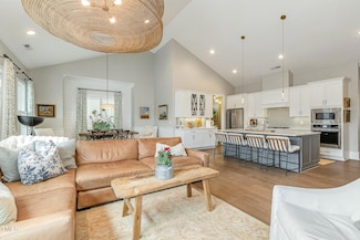 1327 Gloriosa St, Apex, NC 27523