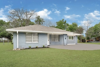 3226 Bernard St, La Porte, TX 77571