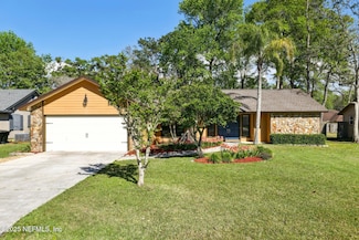 6121 Island Forest Dr, Fleming Island, FL 32003