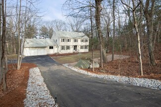40 Rolling Ln, Dover, MA 02030