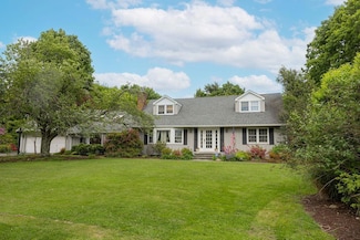 21 Maple Rd, Setauket, NY 11733
