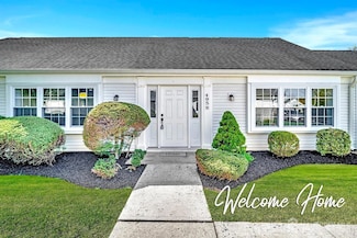 495 Newport Way Unit B, Monroe Township, NJ 08831