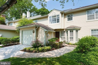 14 Kensington Ct, Princeton, NJ 08540