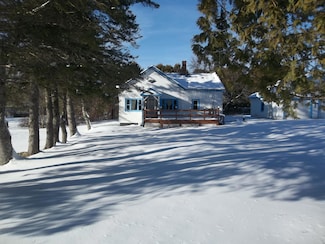 11 Trott St, Baring, ME 04694