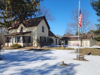 706 W Pontaluna Rd, Norton Shores, MI 49444