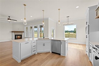 2209 Salmon St, Pea Ridge, AR 72751