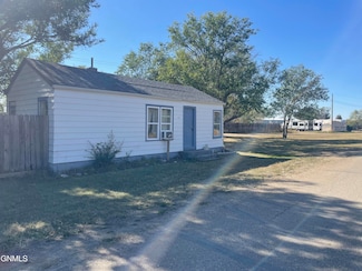 206 Section Ave, Medicine Lake, MT 59247