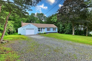 17 Brush Hill Rd, Clinton, CT 06413