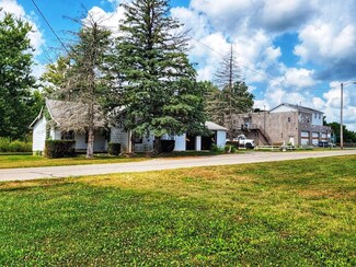 1020 W 1st St, Rushville, IN 46173