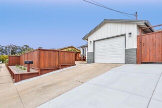 1872 Nadina St, Seaside, CA 93955