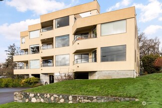 861 SE Regatta Dr Unit 101, Oak Harbor, WA 98277