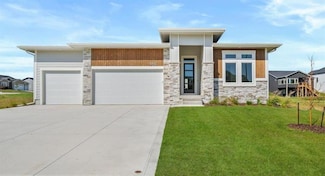 965 Harrington Way, Waukee, IA 50263
