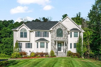 4 Newman Hill Dr, Andover, MA 01810