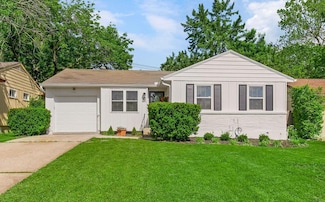 8321 Oak St, Kansas City, MO 64114