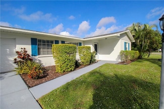 2806 Taunton Dr W, Bradenton, FL 34205