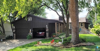 205 E 34th St, Sioux Falls, SD 57105