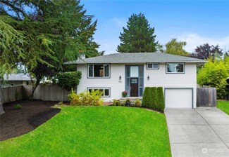 8210 NE 142nd St, Kirkland, WA 98034