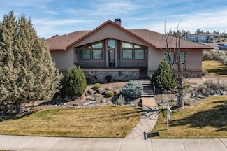 373 SE Manzanita Dr, Madras, OR 97741